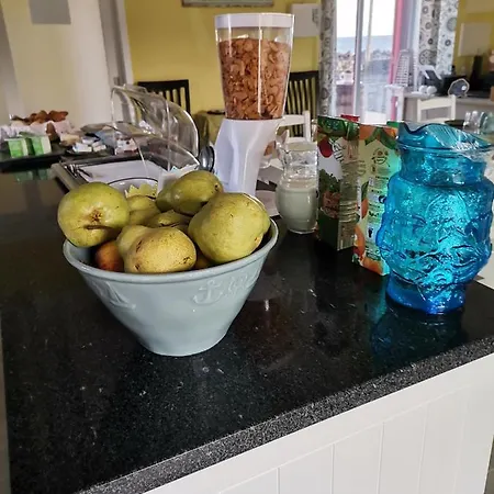 Bed & Breakfast Ocean Breeze Cais do Mourato