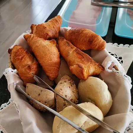 Ocean Breeze Bed & Breakfast 3*