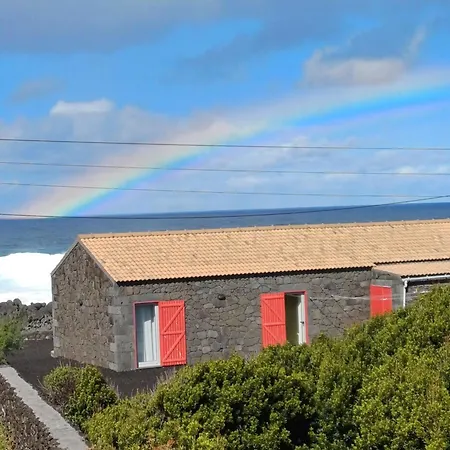 Ocean Breeze Bed & Breakfast Cais do Mourato