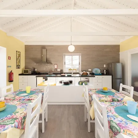 Ocean Breeze Bed & Breakfast *