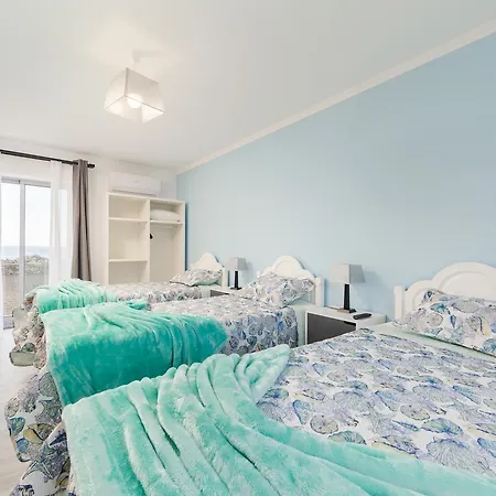 Ocean Breeze Bed & Breakfast Cais do Mourato