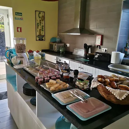 Bed & Breakfast Ocean Breeze Cais do Mourato