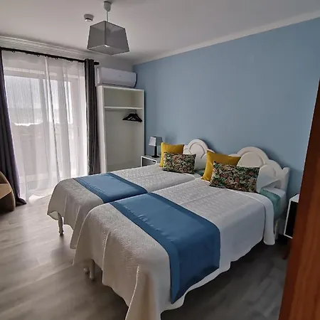 Bed & Breakfast Ocean Breeze Cais do Mourato
