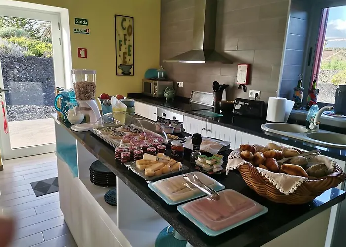 Bed & Breakfast Ocean Breeze Cais do Mourato