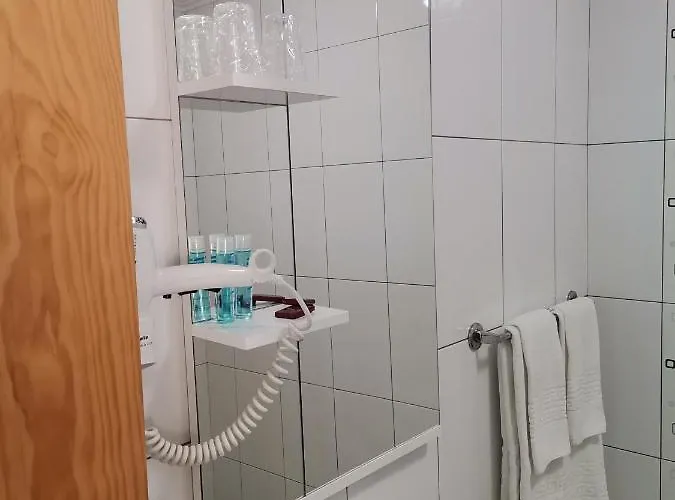 Ocean Breeze Bed & Breakfast Cais do Mourato