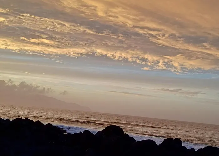 Bed & Breakfast Ocean Breeze Cais do Mourato